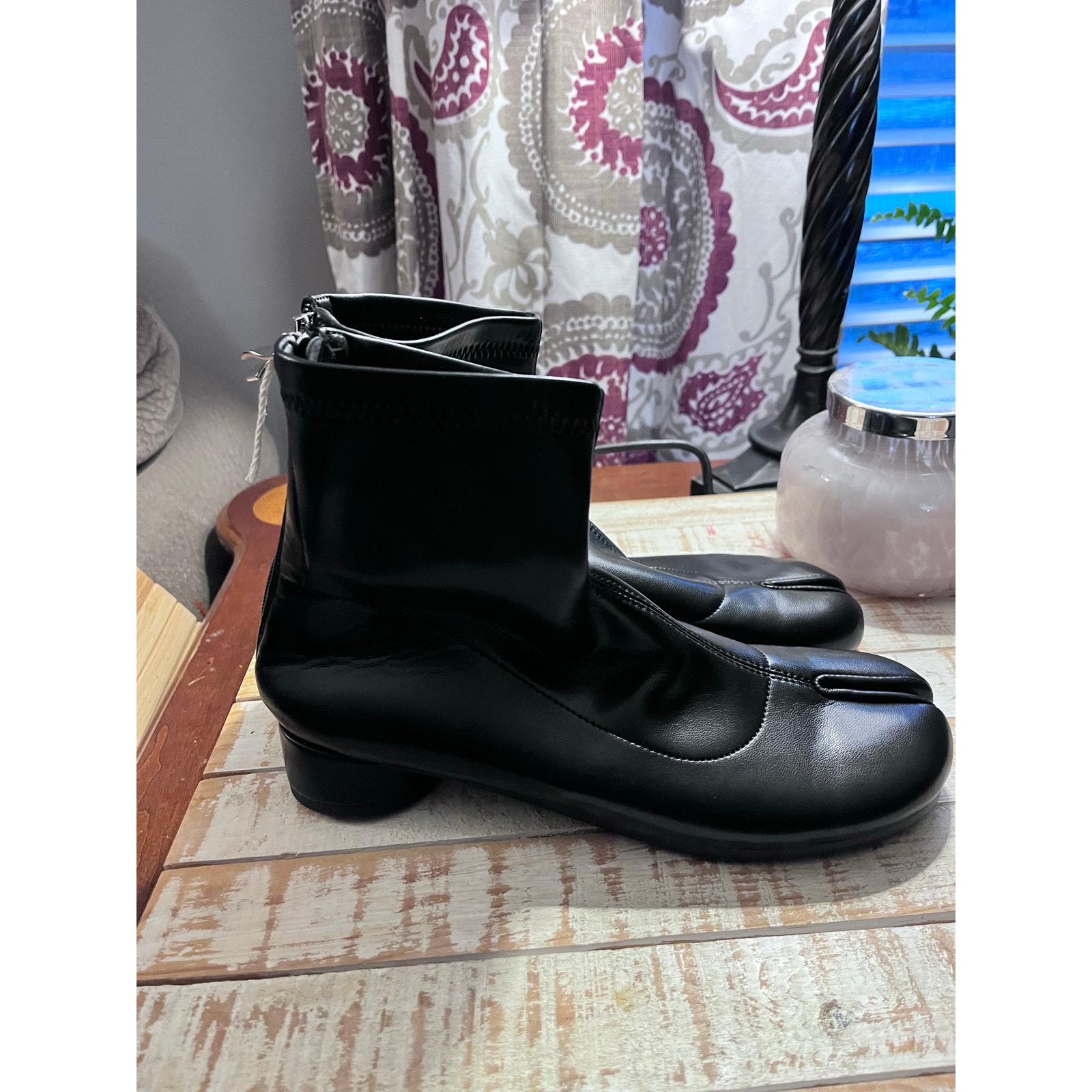 Cuctos Tabi Split Toe Boots Black Zip Women’s Size 7